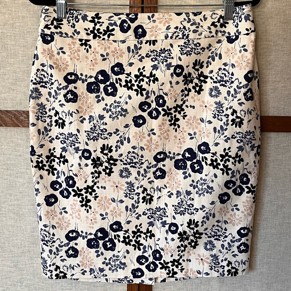 Loft Floral Lined Pencil Skirt with Slit - Size 10